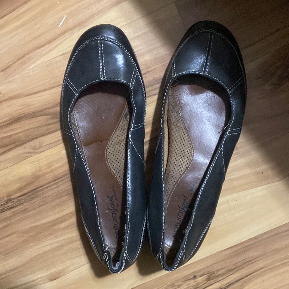 Women leather shoe